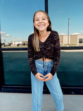 Load image into Gallery viewer, Heathered Plum Scrunch Front Top
