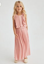 Load image into Gallery viewer, Elegant Pleated Pant Set
