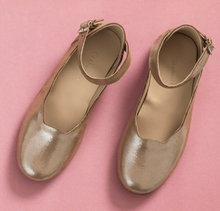 Load image into Gallery viewer, Girl&#39;s Ondina Flats In Blush
