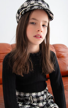 Load image into Gallery viewer, Black Fuzzy Knitted Girl&#39;s Swerater
